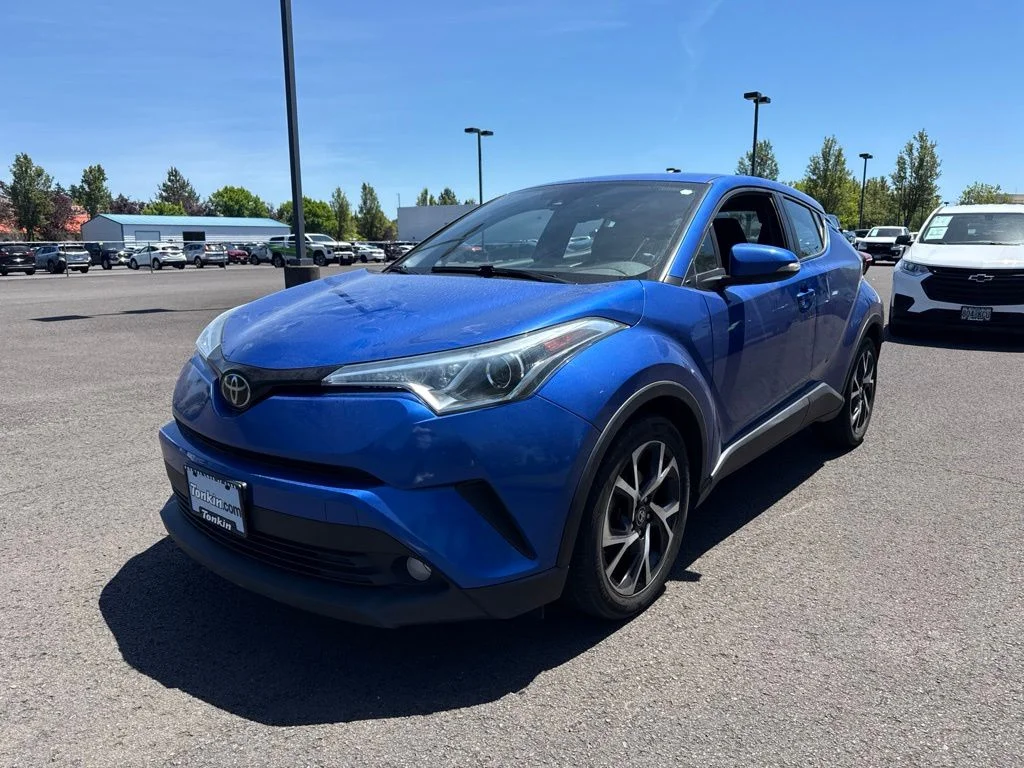 Used 2018 Blue Eclipse Metallic Toyota XLE Premium image 3