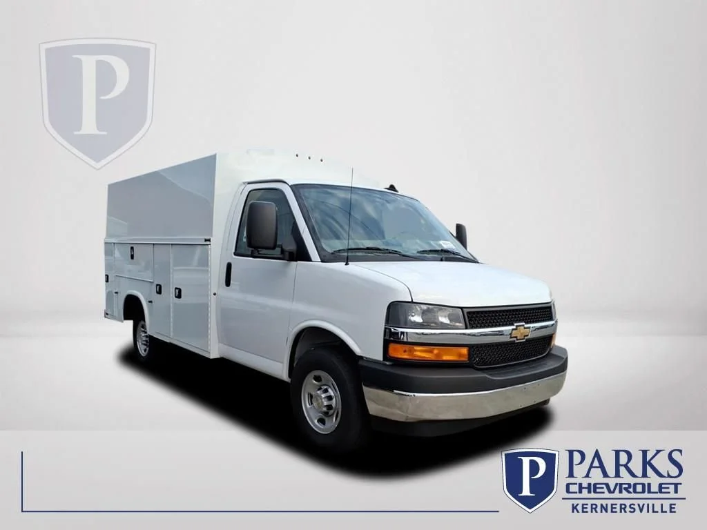 New 2025 Summit White Chevrolet 1WT image 1