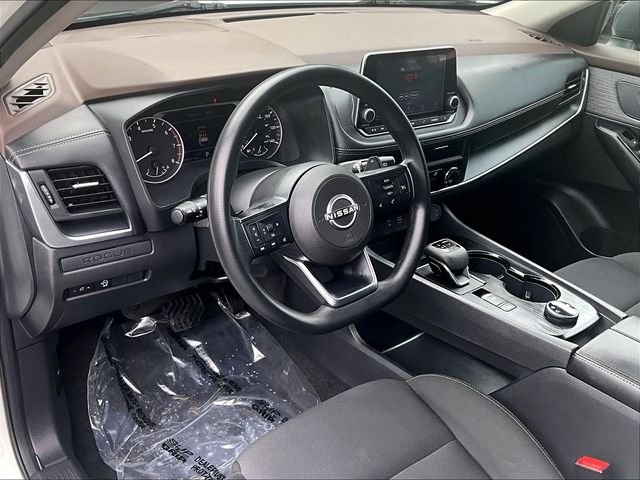 Used 2023 White Nissan S image 14