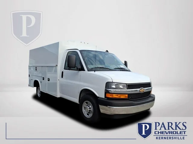 2025 Chevrolet Express Cutaway 3500 1WT