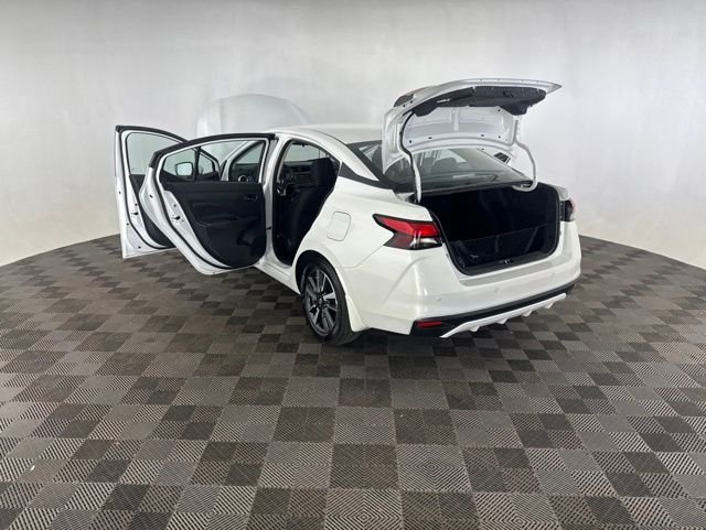 Used 2025 White Nissan 1.6 SV image 16