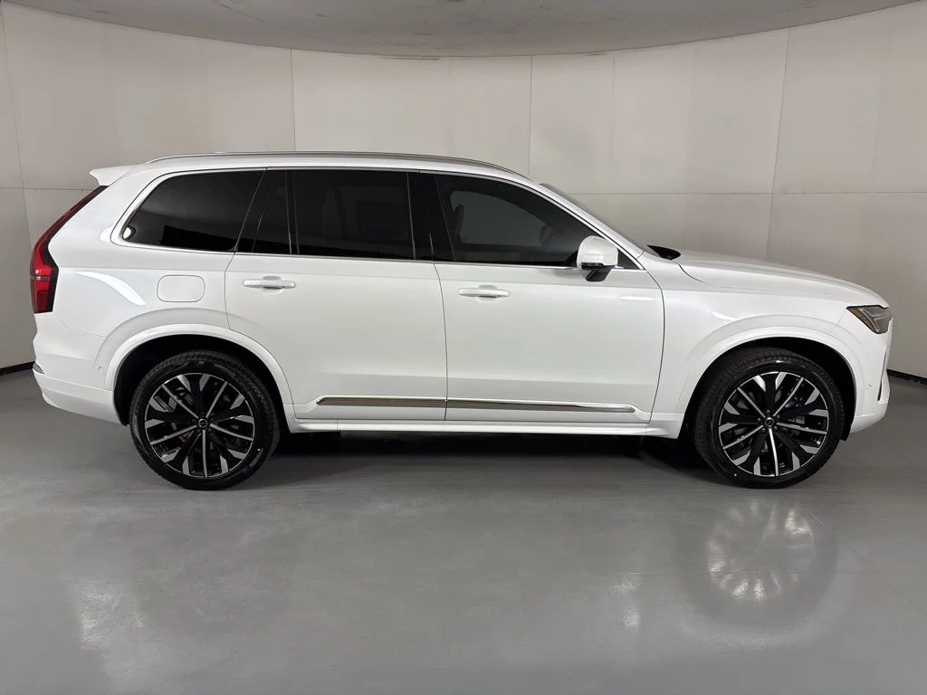 New 2026 White Volvo B6 Plus 7-Seater image 9