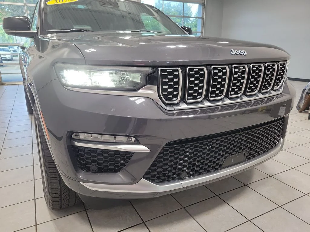 Certified Used 2022 Gray Jeep Summit 4xe image 28