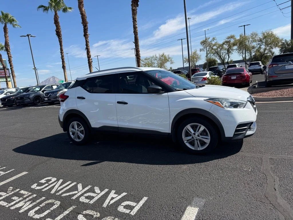 Used 2018 White Nissan S image 5