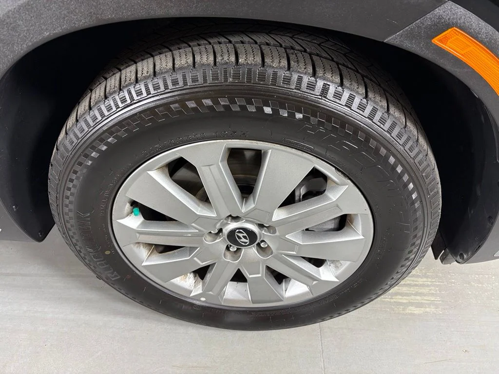 Used 2025 Black Hyundai SEL image 11