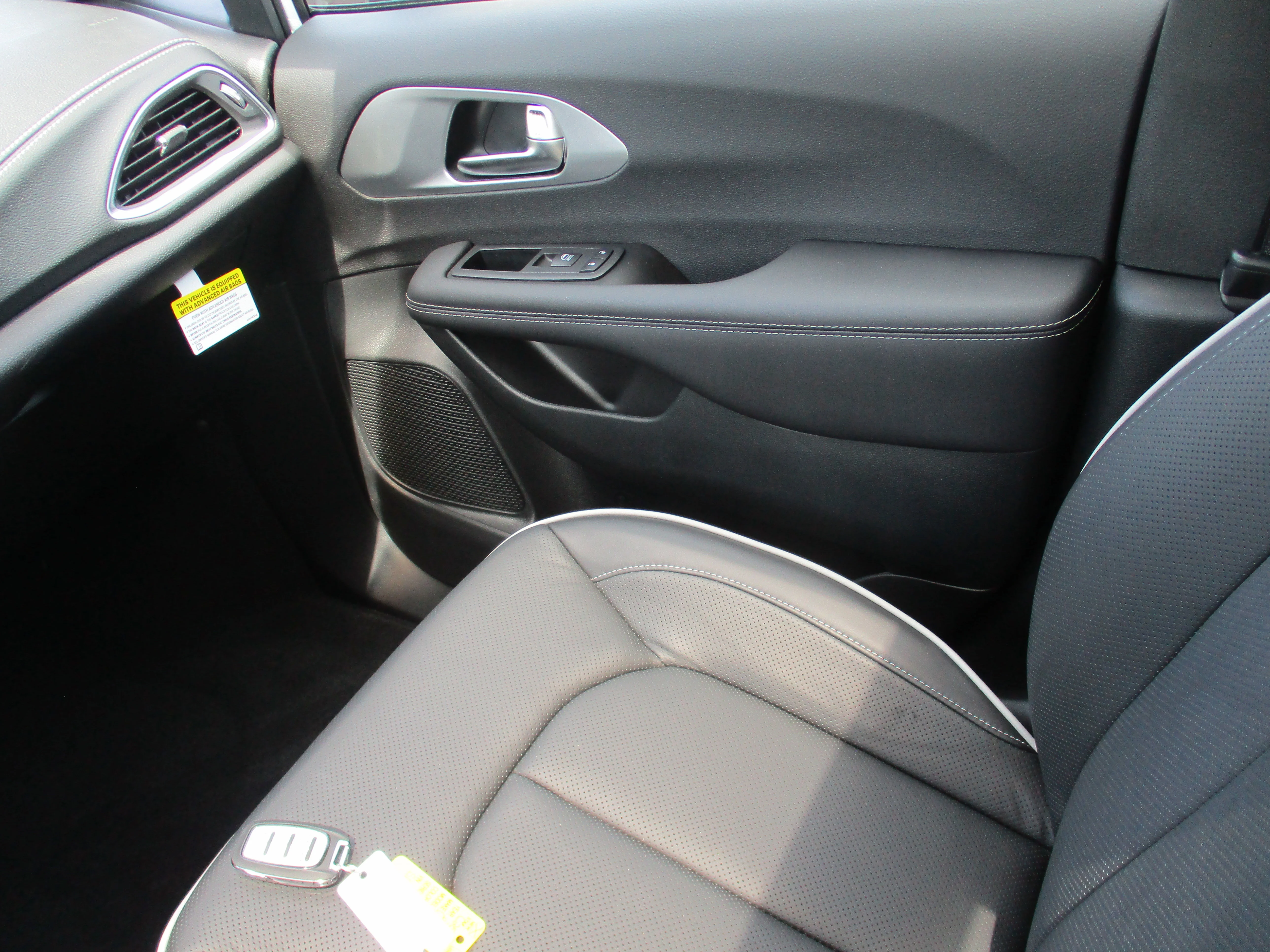 2025 Chrysler Pacifica Limited - Photo 20