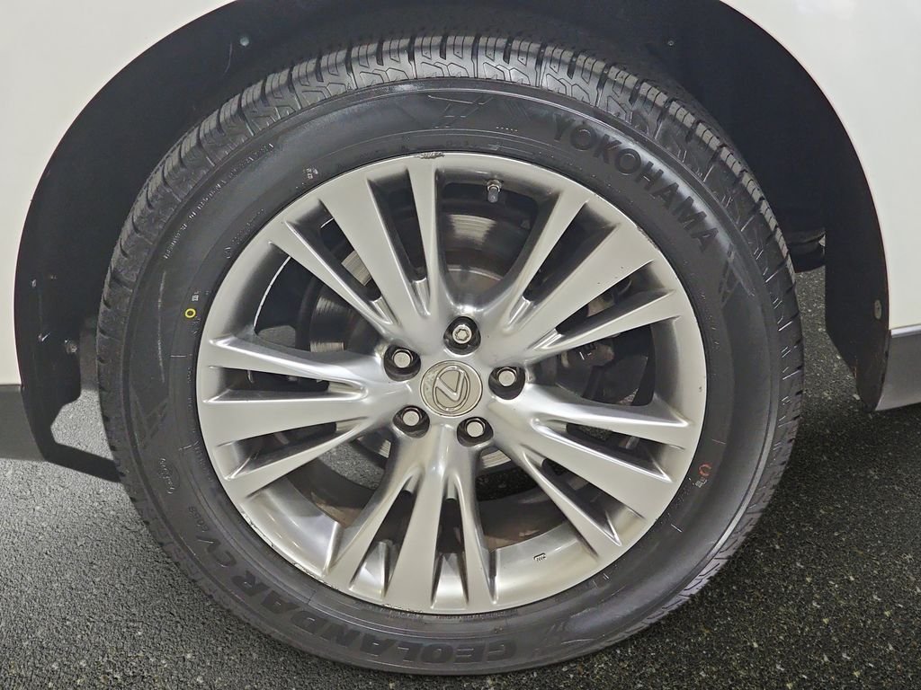 Used 2013 White Lexus 350 image 36