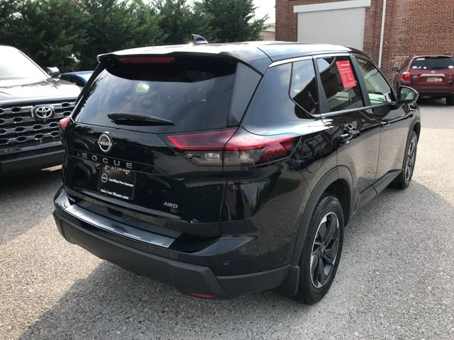 Certified Used 2025 Super Black Nissan SV image 6