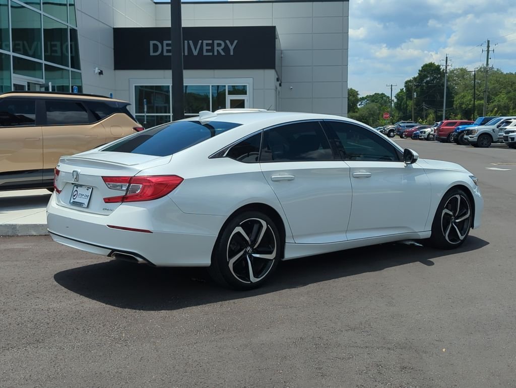 Used 2018  Honda Sport image 7