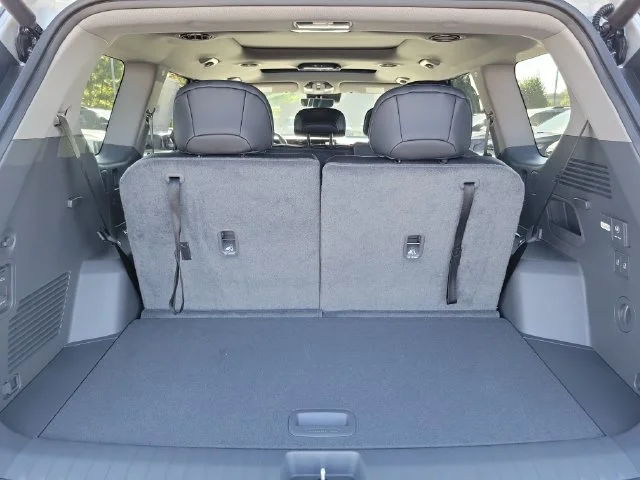New 2026 Ivory Silver Kia Wind AWD image 8