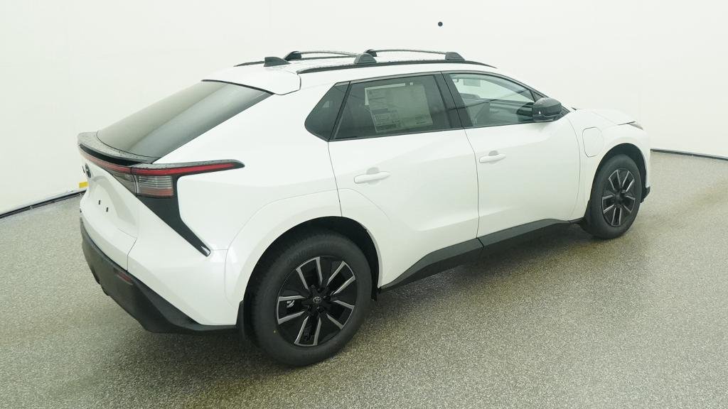 New 2026 Wind Chill Pearl Toyota XLE image 18