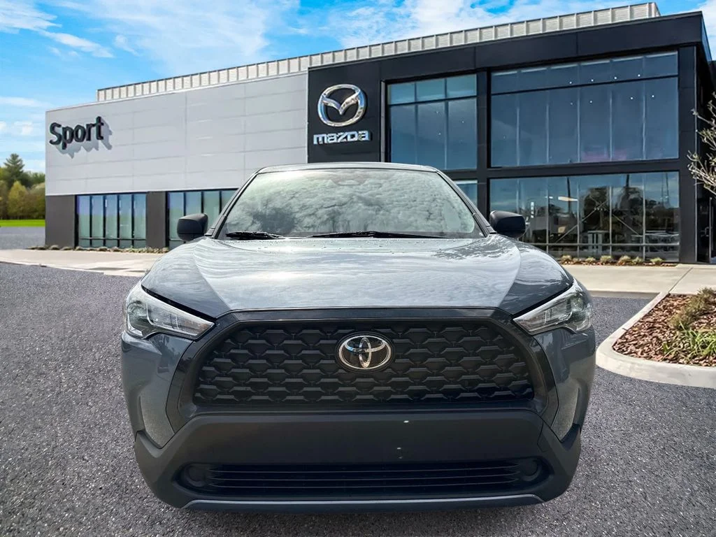 Used 2025  Toyota L image 8