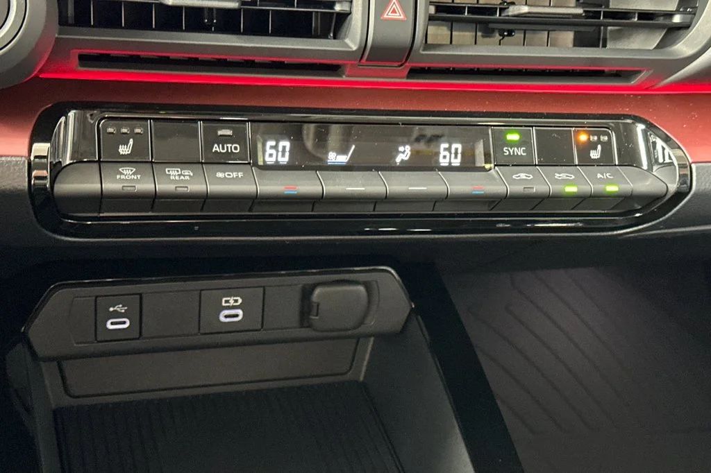 New 2027 Wind Chill Pearl <sup>1</sup> Toyota  XSE image 22