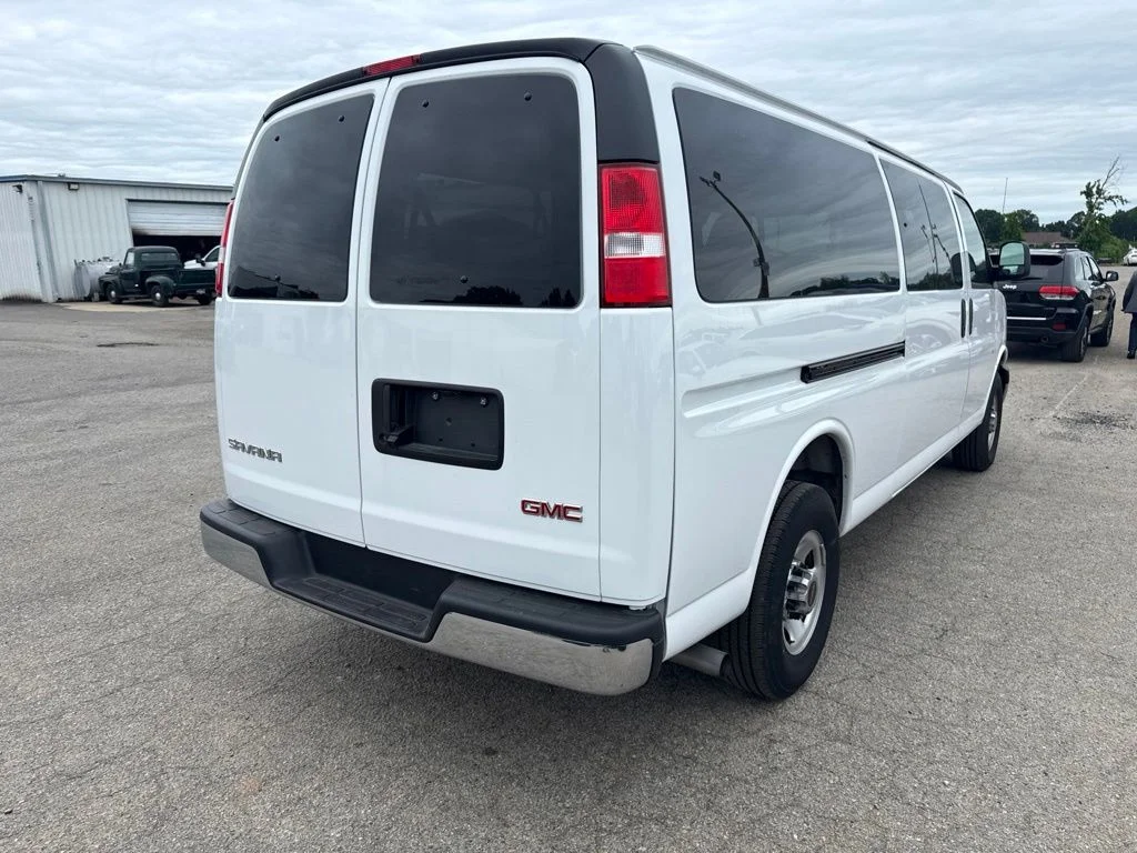 Used 2025 White GMC LT image 4