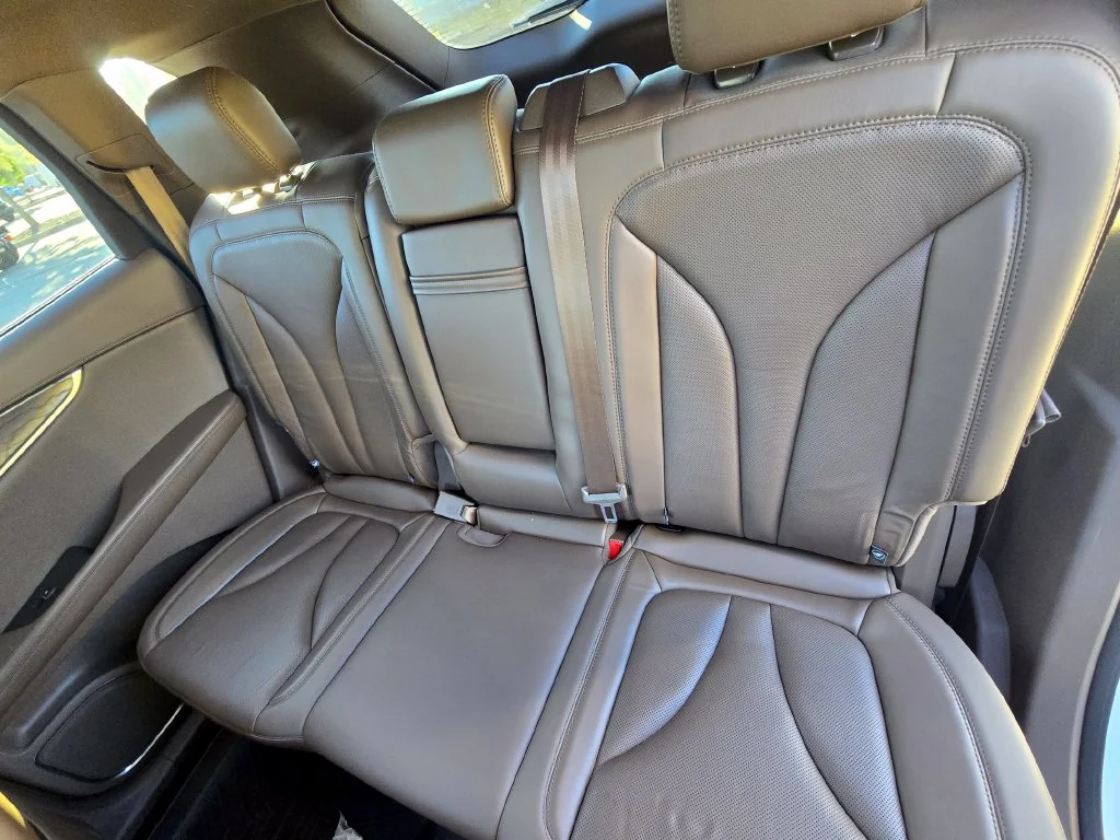 Used 2018 White Lincoln Reserve image 12