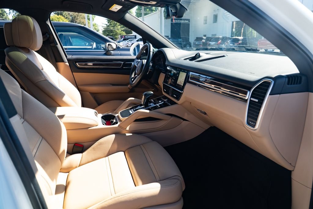 Used 2021 White Porsche Base image 24