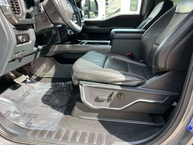 Used 2023 Gray Metallic Ford Lariat image 31