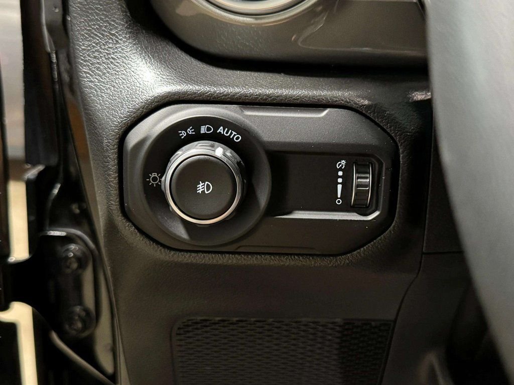 Used 2023 Black Jeep Sahara image 18