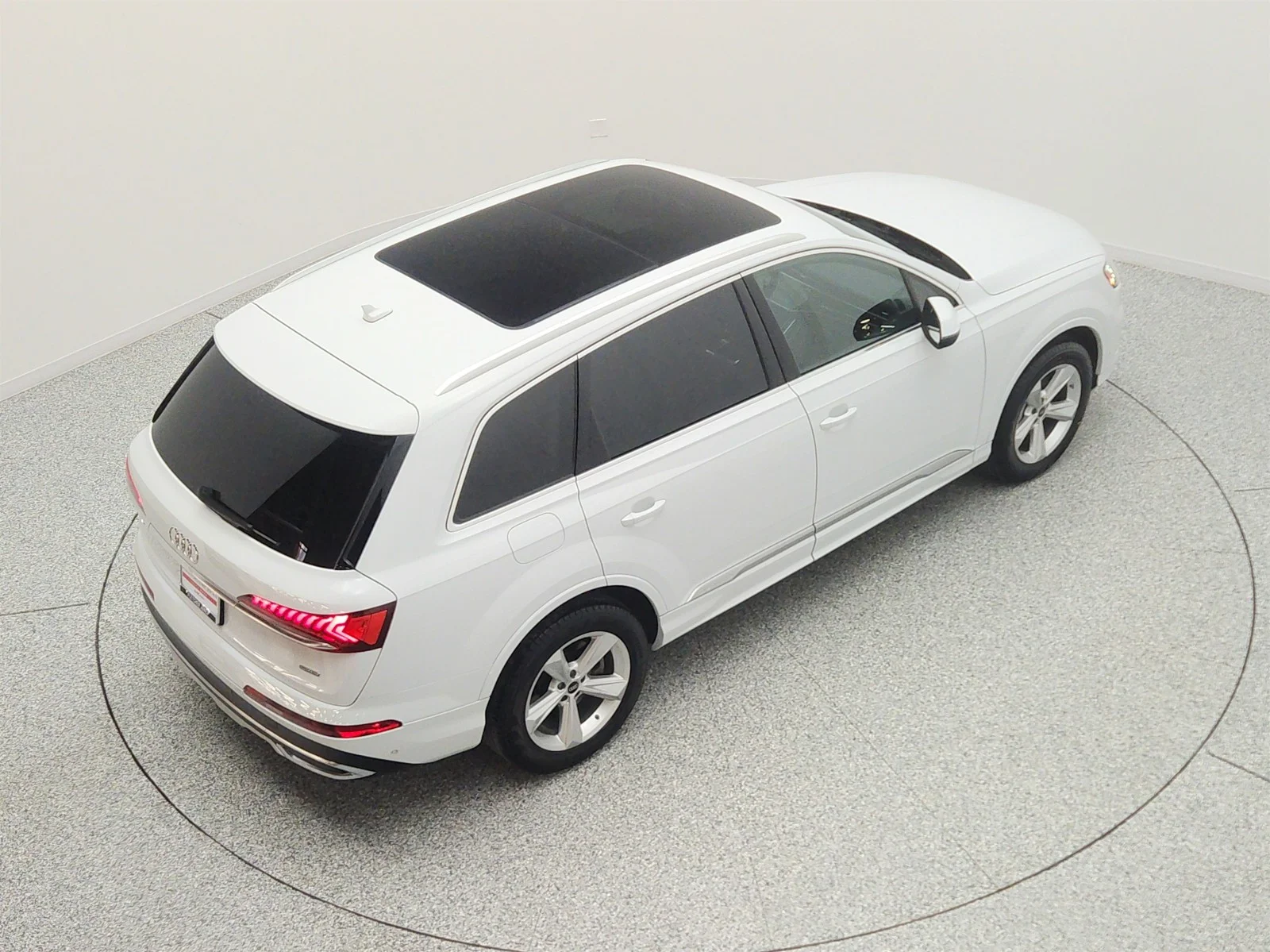 Used 2023 Glacier White Metallic Audi Premium Plus 45 TFSI quattro image 26