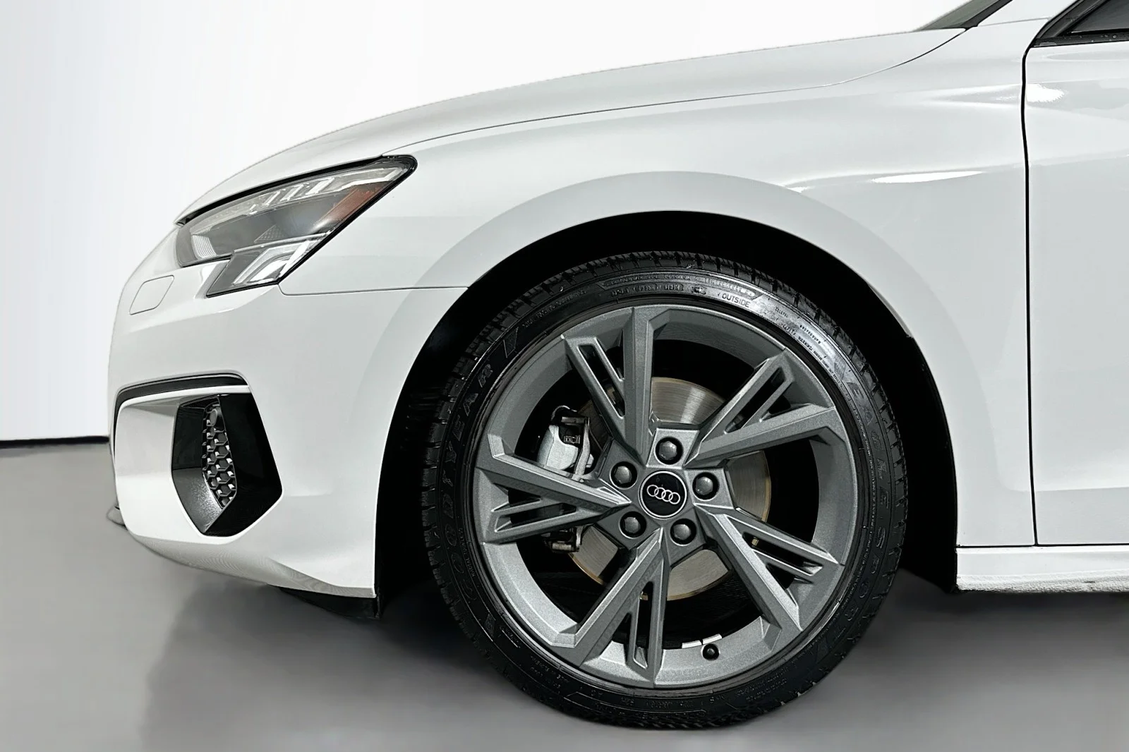 Used 2024 Ibis White Audi Premium image 12