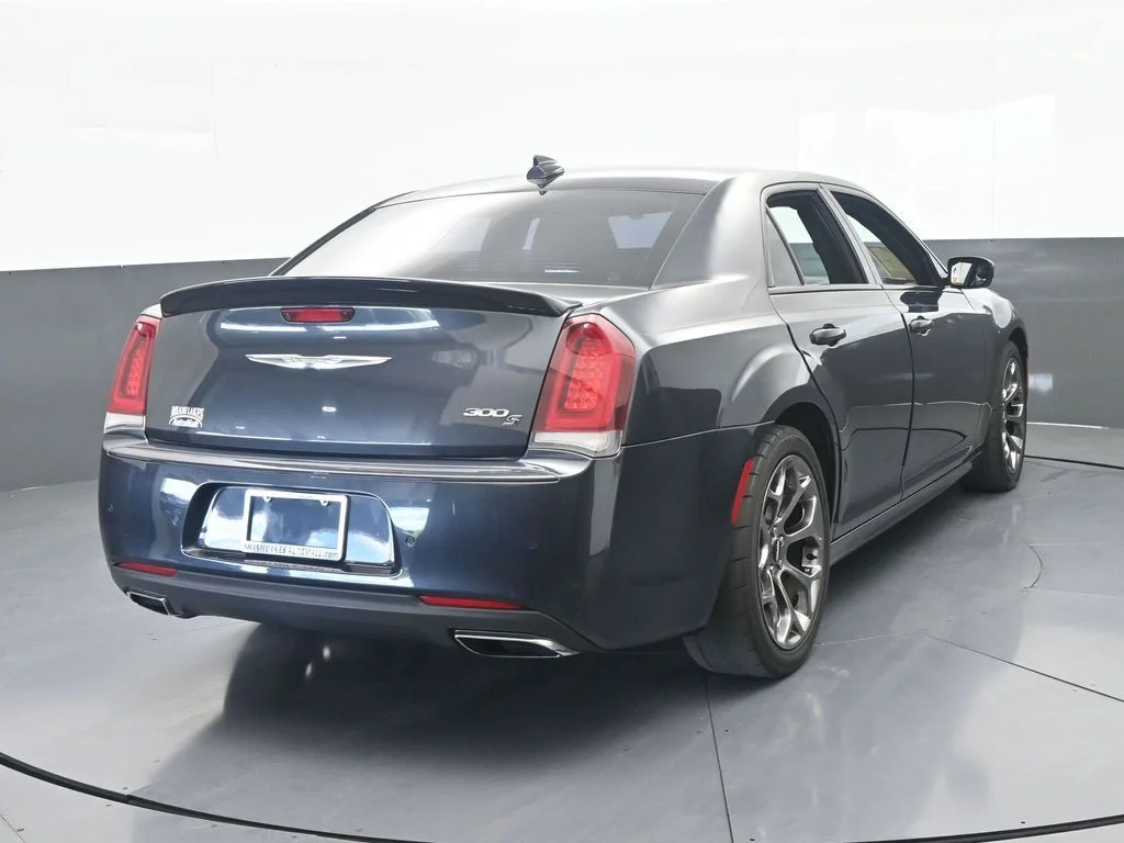 Used 2018 Maximum Steel Metallic Clearcoat Chrysler S image 5