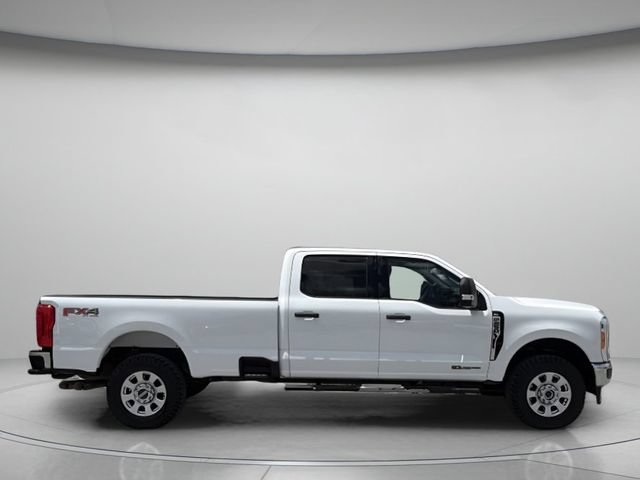 Used 2023 Oxford White Ford XLT image 2