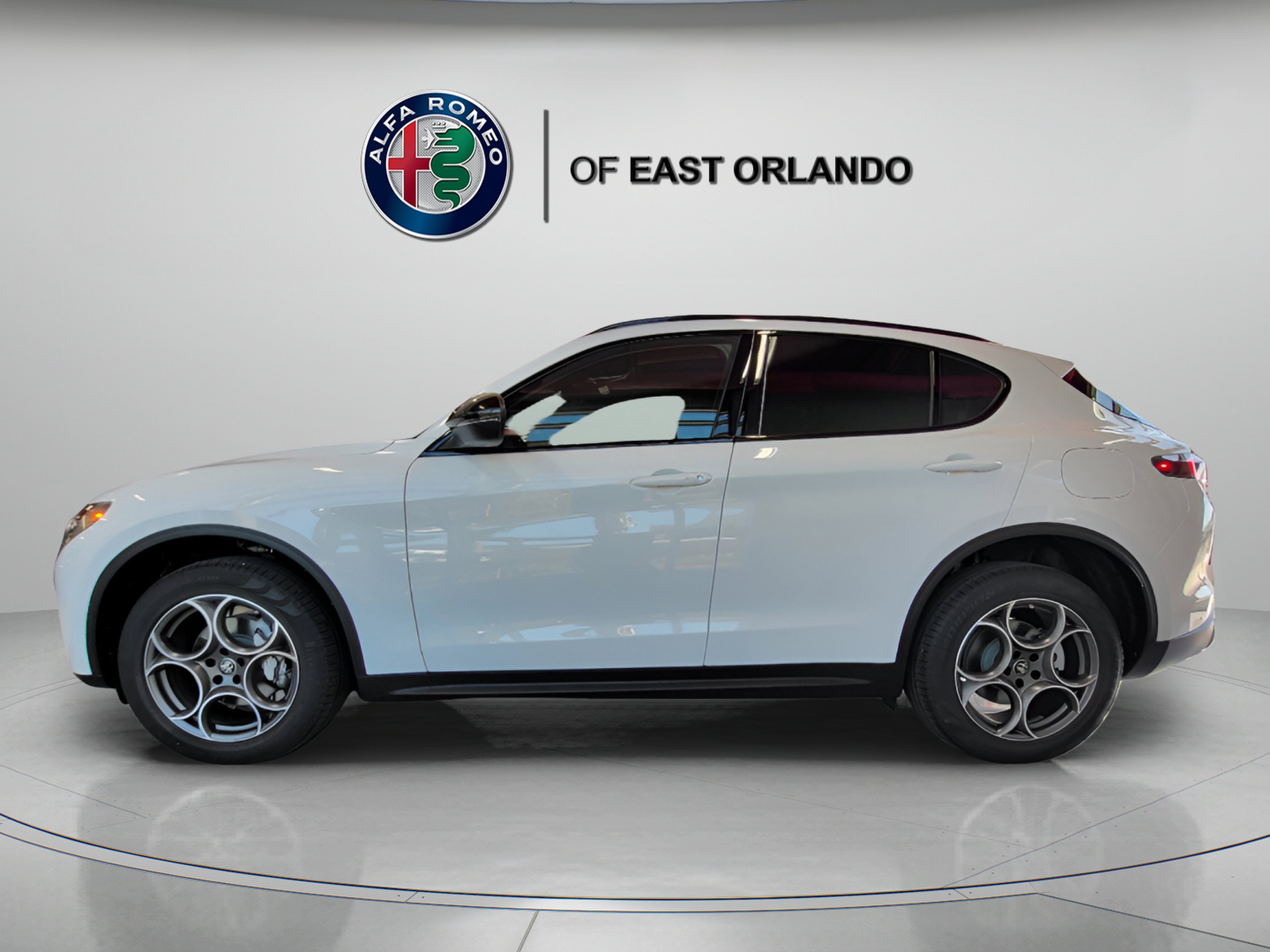 New 2025 Milano White Alfa Romeo SPRINT image 5