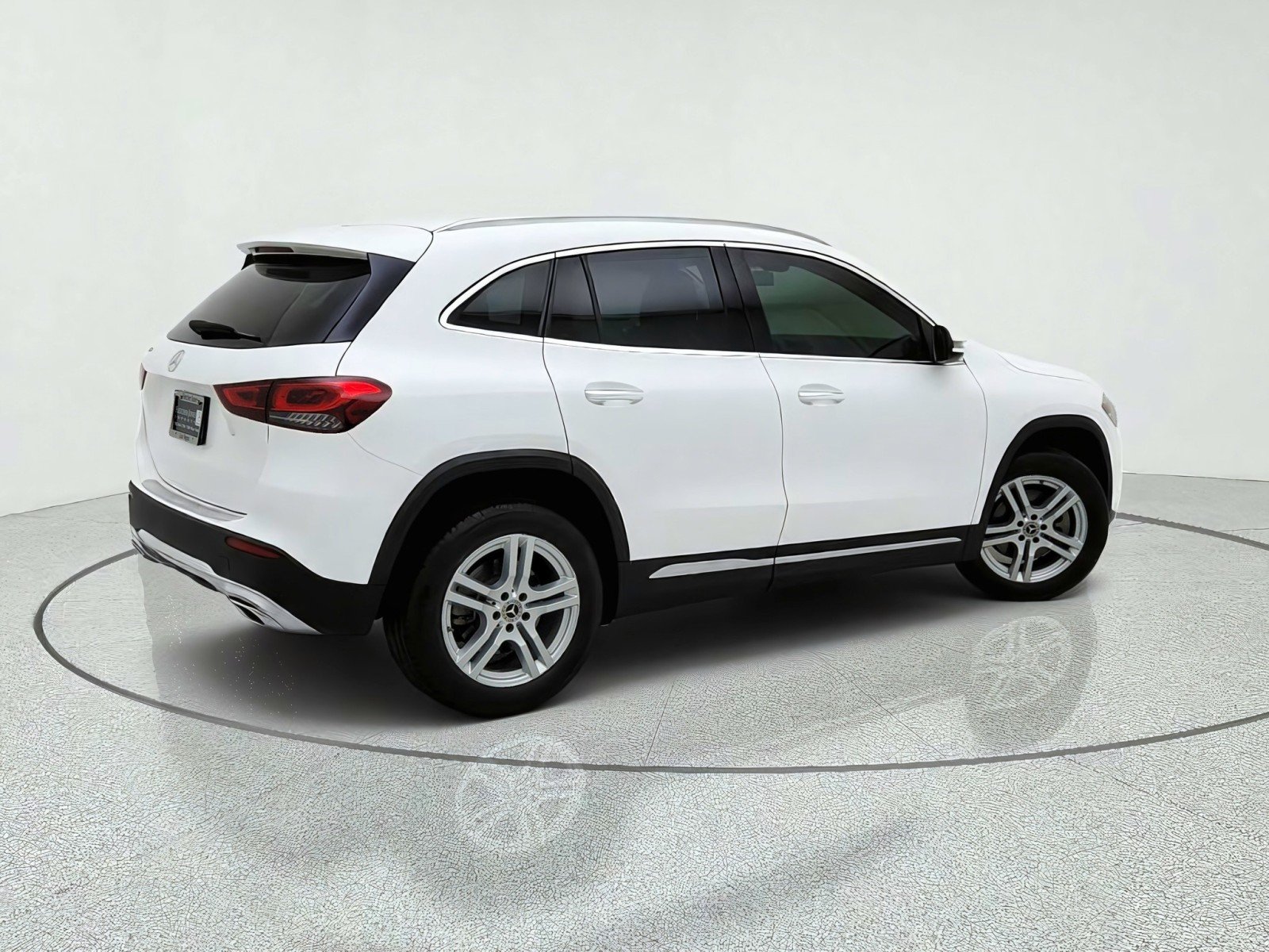 Used 2021 Polar White Mercedes-Benz GLA 250 image 8