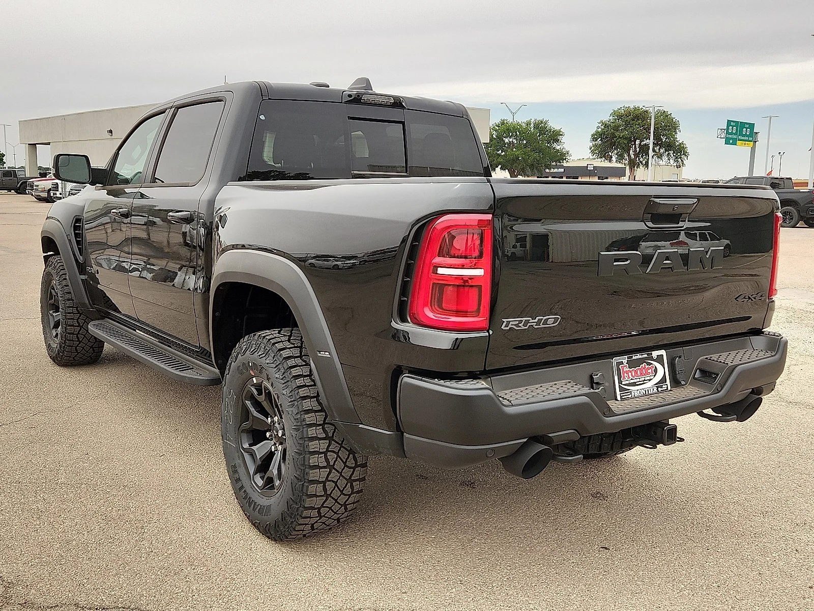 New 2026 Diamond Black Crystal Pearl-Coat  Paint Ram RHO CREW CAB 4X4 5