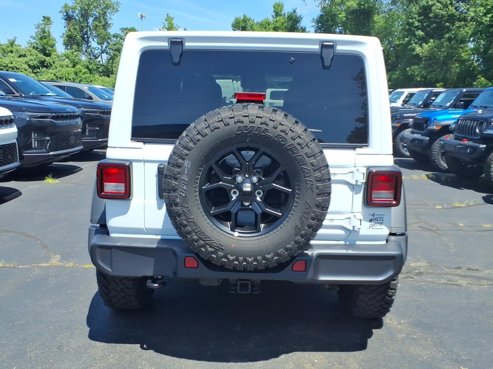 New 2026 Bright White Clear-Coat Exterior Paint Jeep Willys image 5
