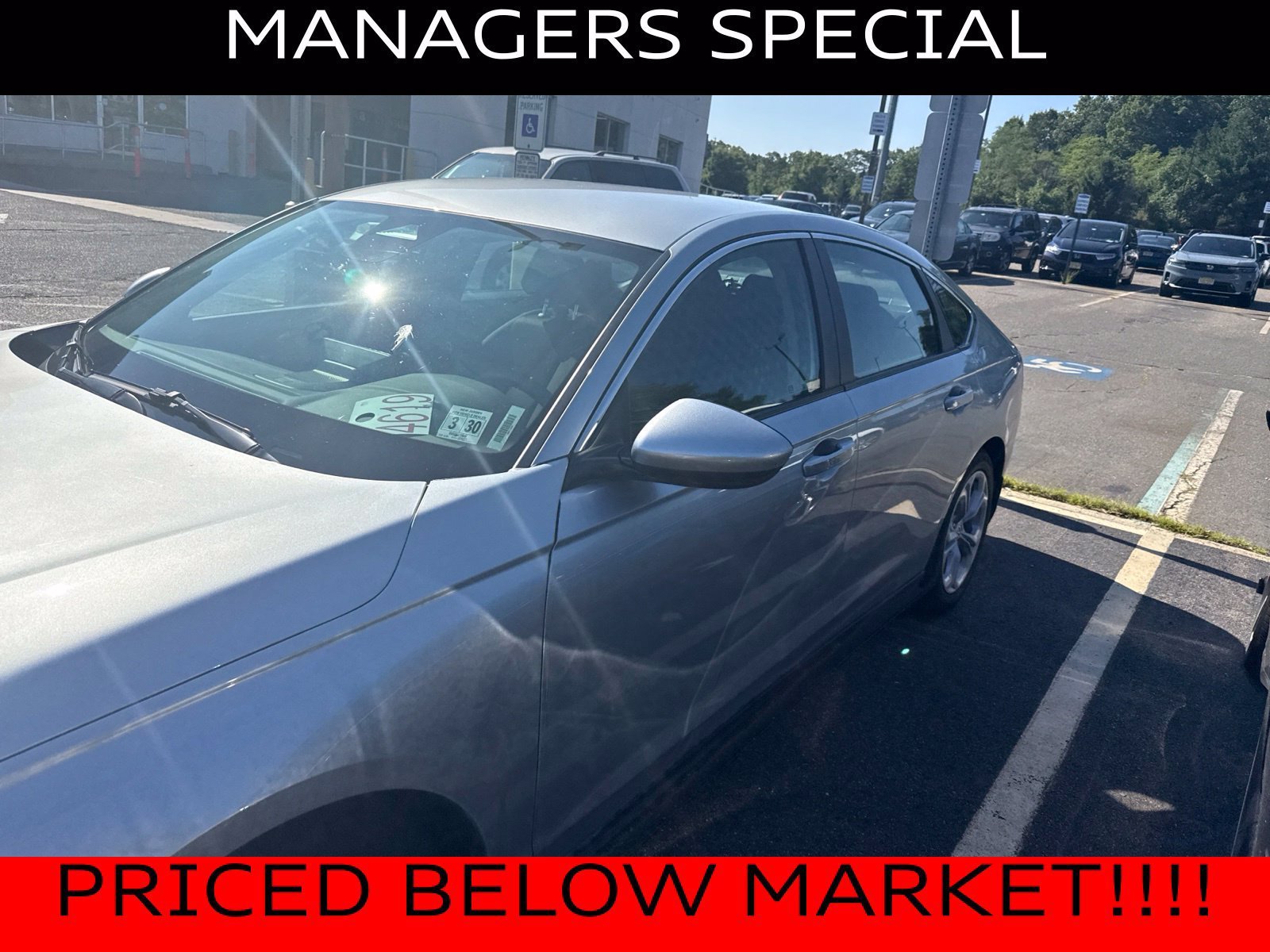 Certified Used 2025 Solar Silver Metallic Honda LX image 32