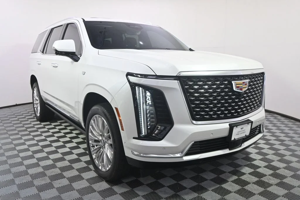 Used 2025 Crystal White Tricoat Cadillac Premium Luxury image 9