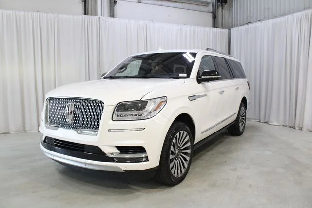 Used 2019 White Lincoln Reserve image 36