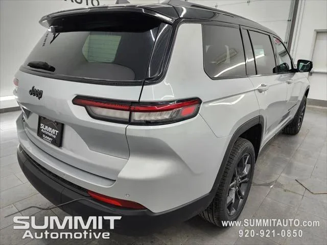 New 2025 Silver Zynith Exterior Paint Jeep Limited image 17
