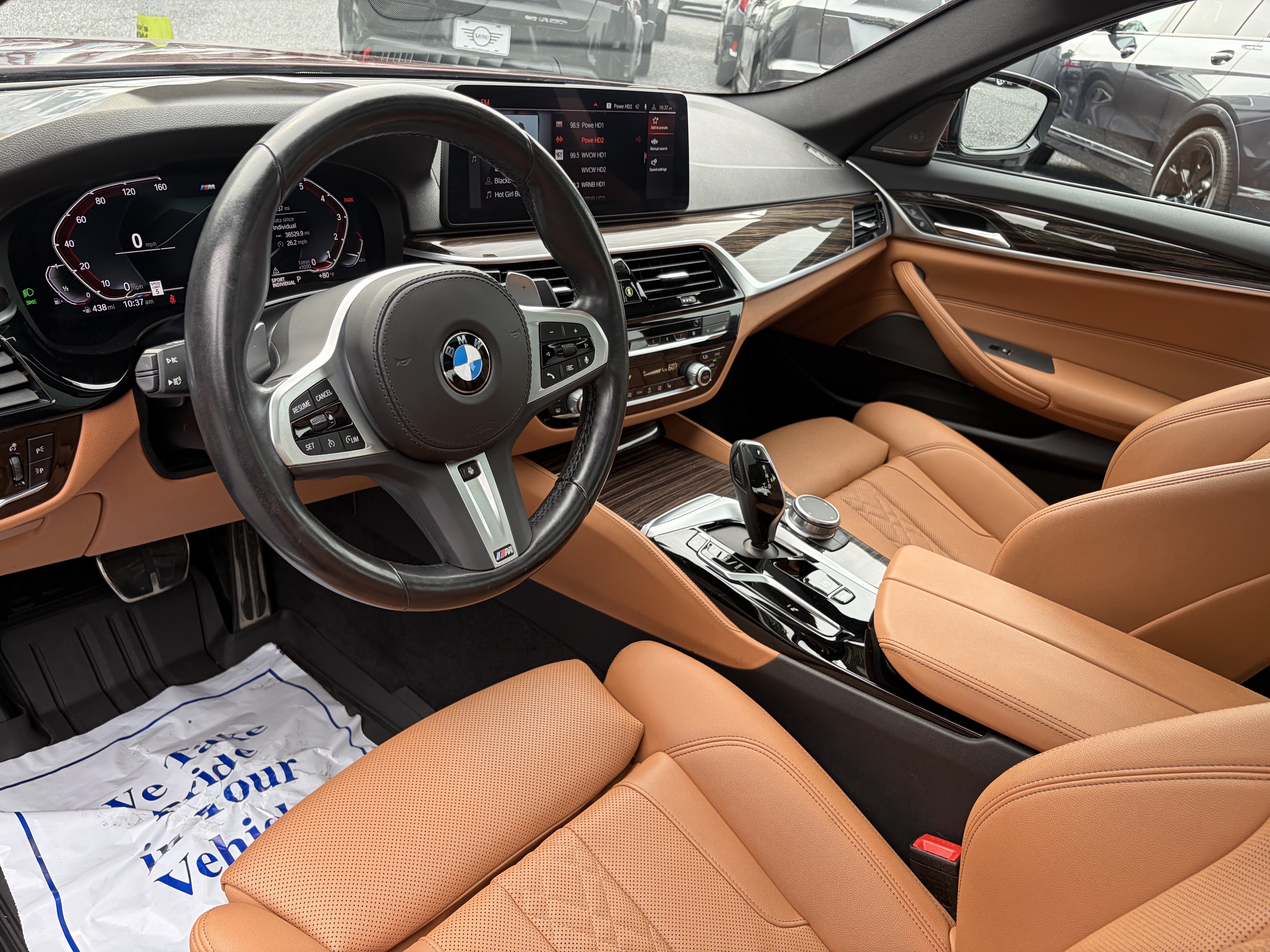 Used 2023 AVENTURIN RED MET BMW 530i xDrive image 11