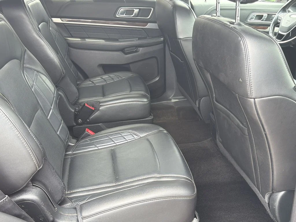 Used 2018 Red Ford Platinum image 21