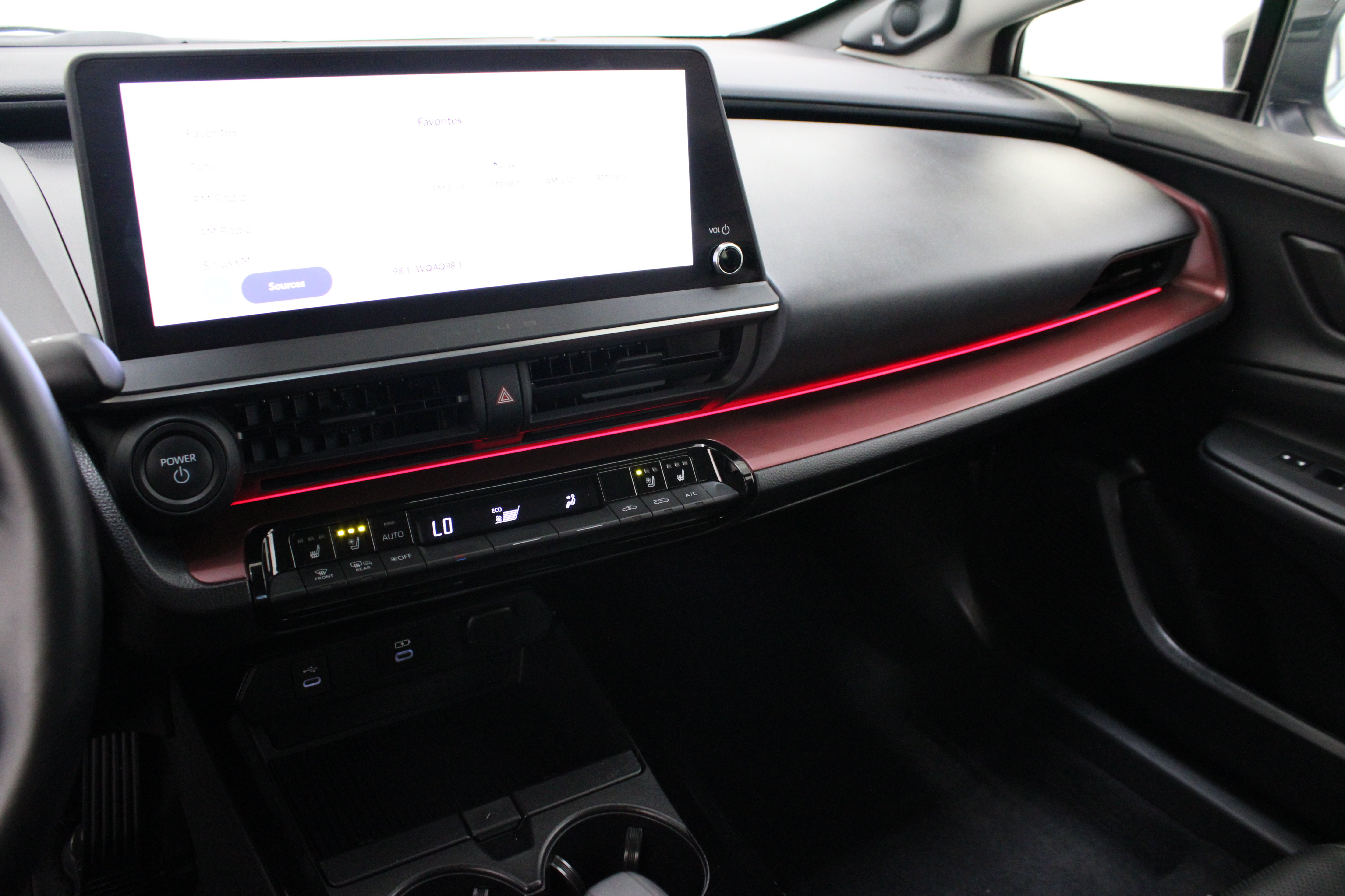 Certified Used 2024 Cutting Edge Toyota XSE Premium 2.0L/Electric image 16