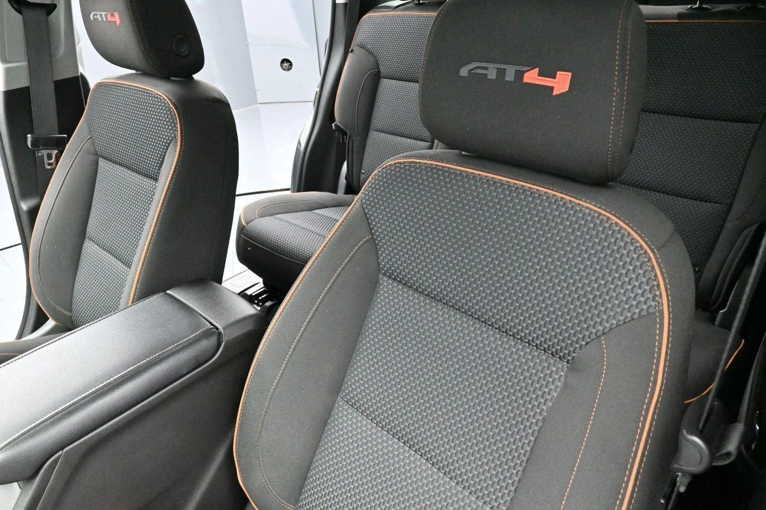 Used 2023 Ebony Twilight Metallic GMC AT4 image 17