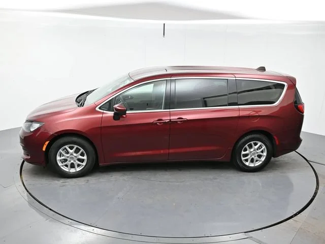 Used 2023 Velvet Red Pearlc Chrysler LX image 34
