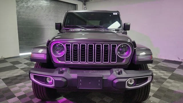 Used 2025 Gray Jeep Sahara 4xe image 3