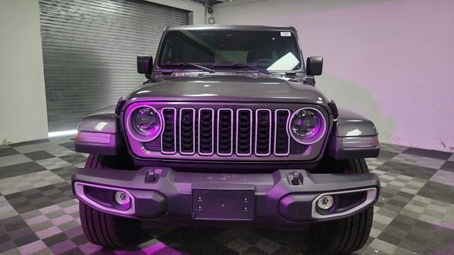 Used 2025 Gray Jeep Sahara 4xe image 3