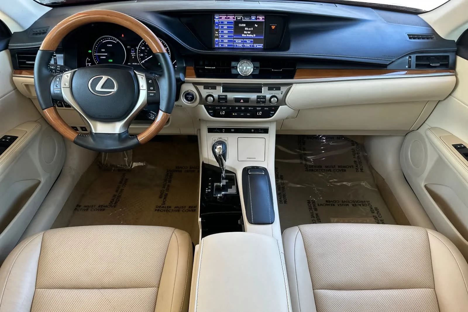 Used 2014 Matador Red Mica Lexus Hybrid image 3