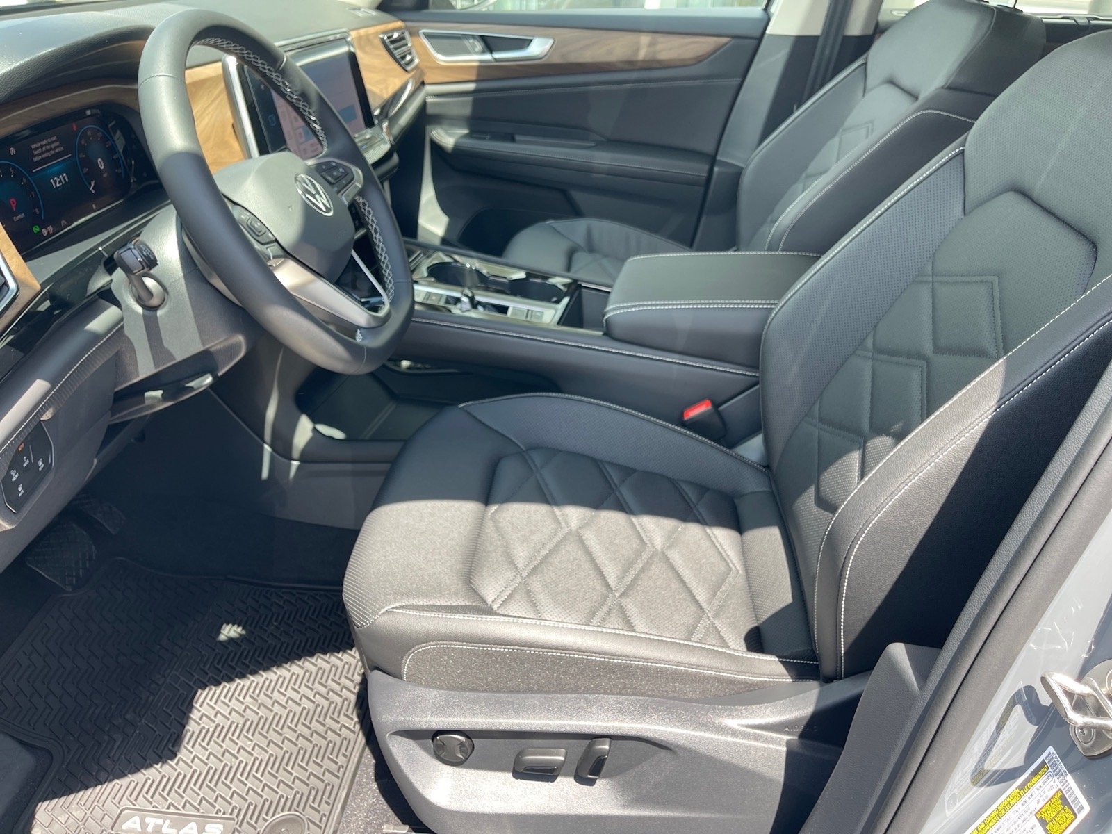New 2026 Pure Gray Volkswagen SE image 10