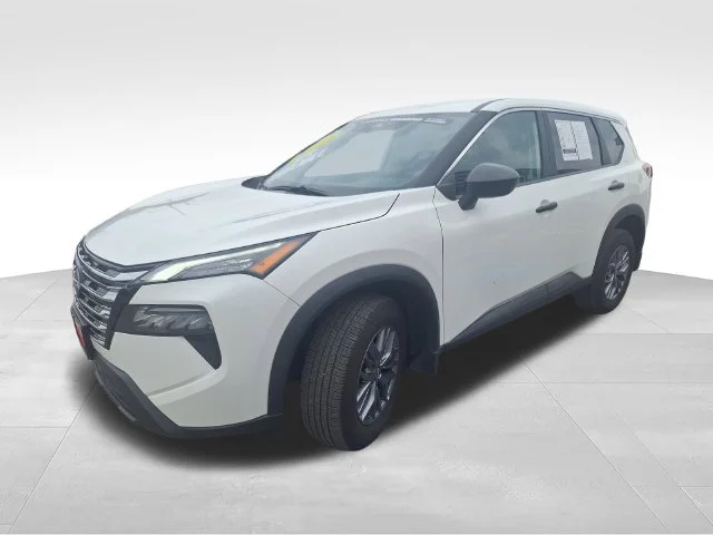 Certified Used 2025 White Nissan S image 4