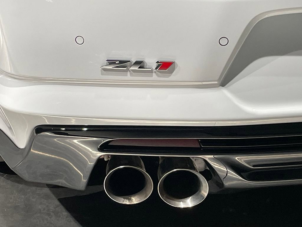 Used 2023 Summit White Chevrolet ZL1 image 10