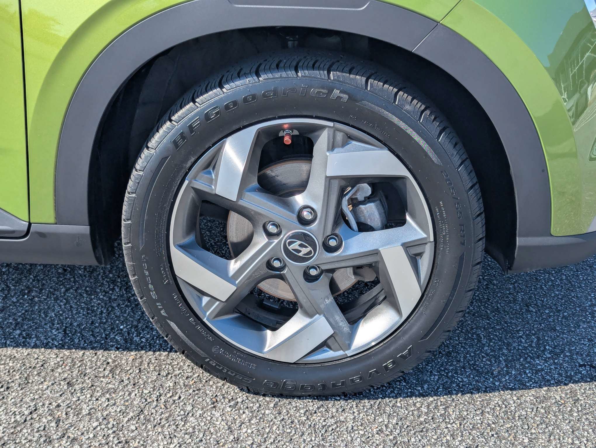 Used 2022 Green Hyundai SEL image 9