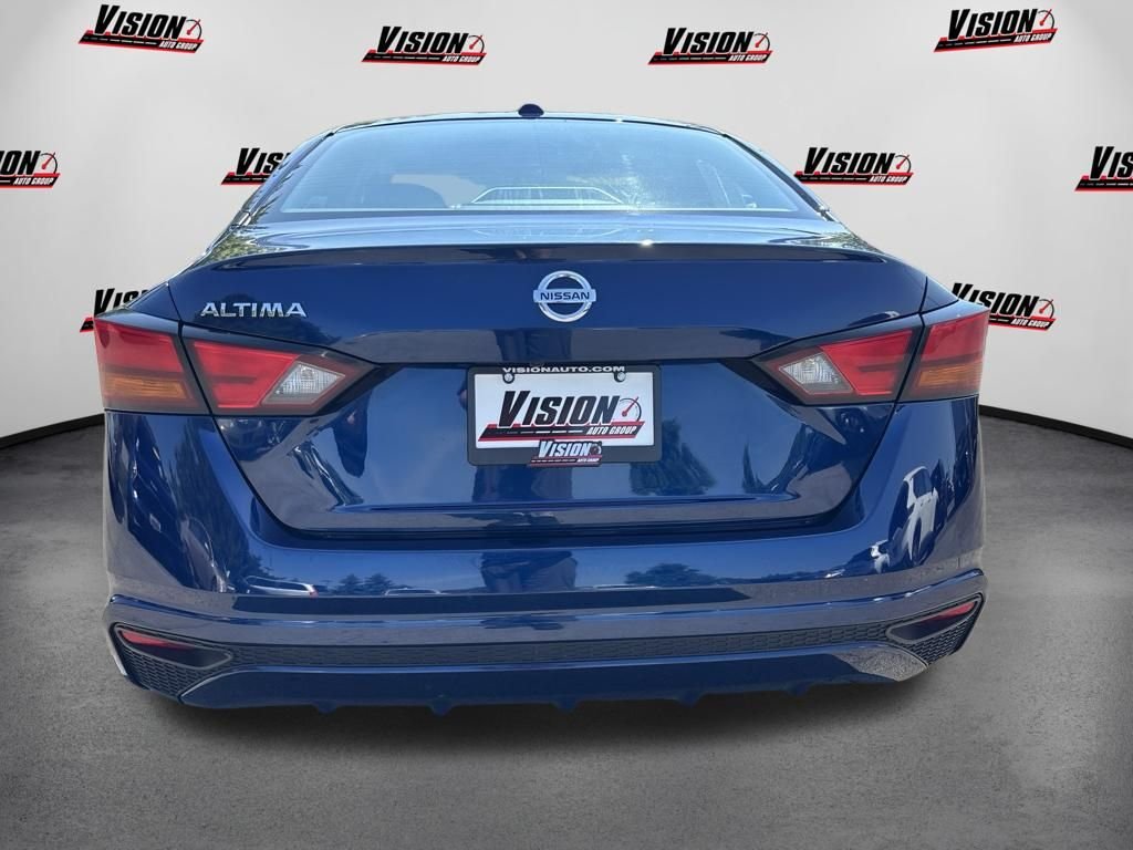 Used 2019 Blue Nissan 2.5 S image 6