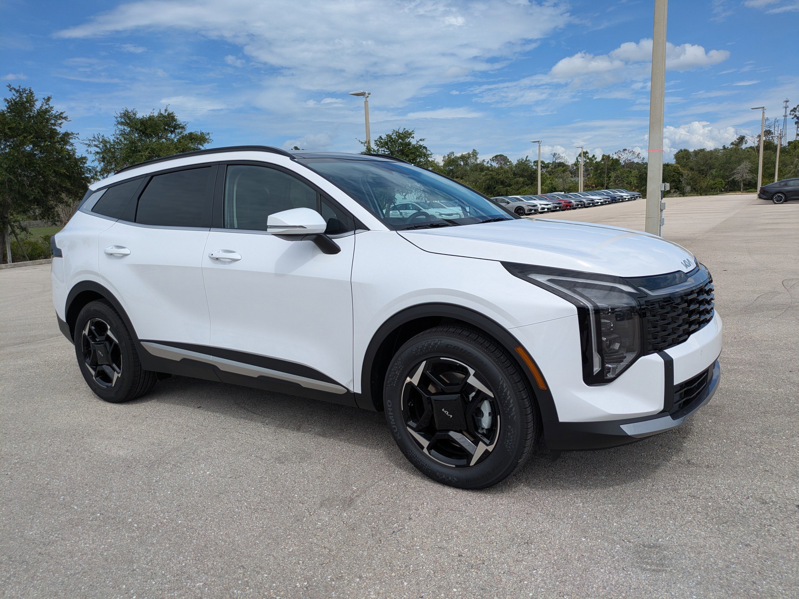 New 2026 Glacial White Pearl Kia EX image 2
