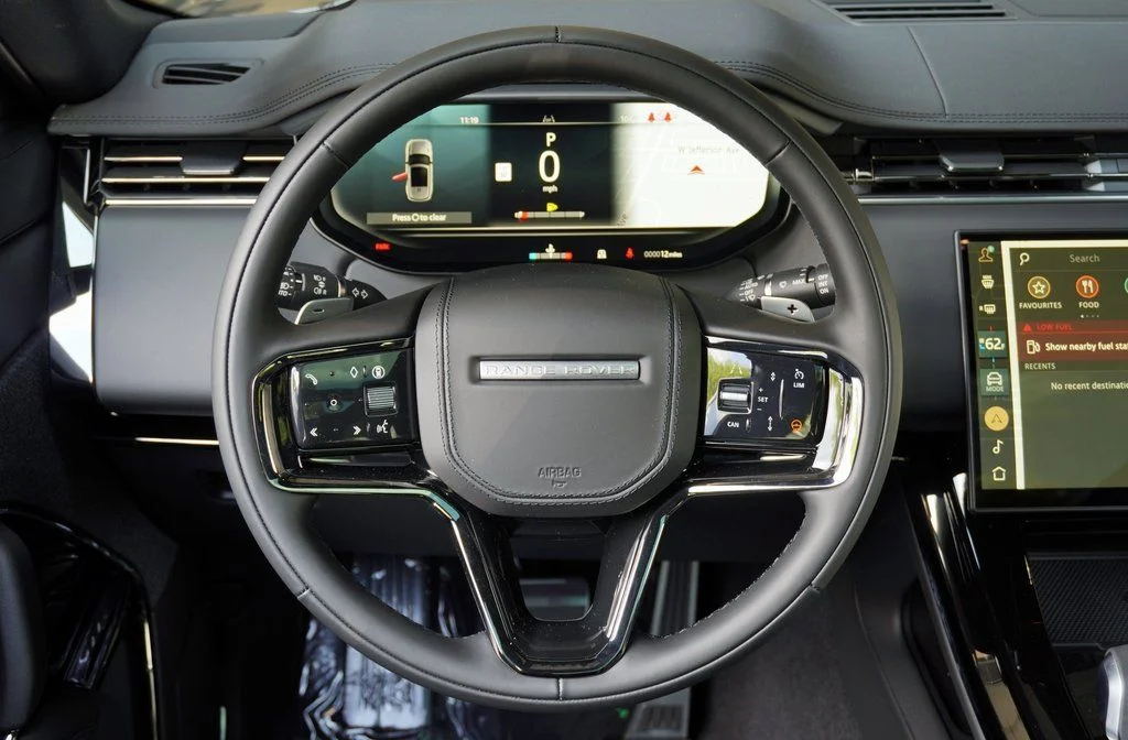 Certified Used 2025 Gray Land Rover Dynamic SE image 15