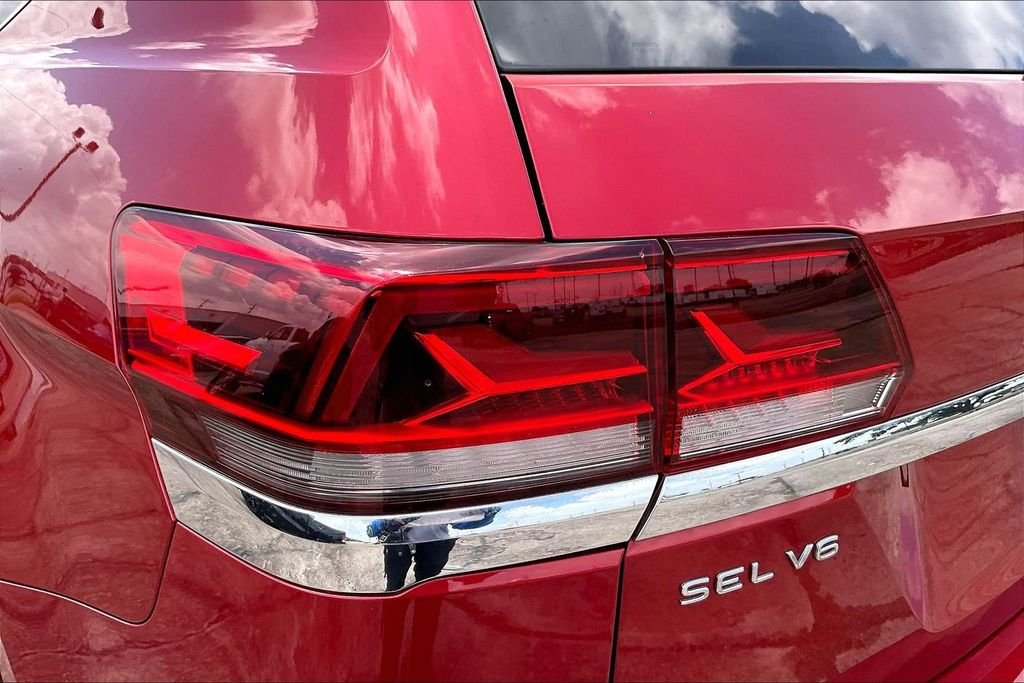 Certified Used 2021 Aurora Red Metallic Volkswagen SEL Premium image 20